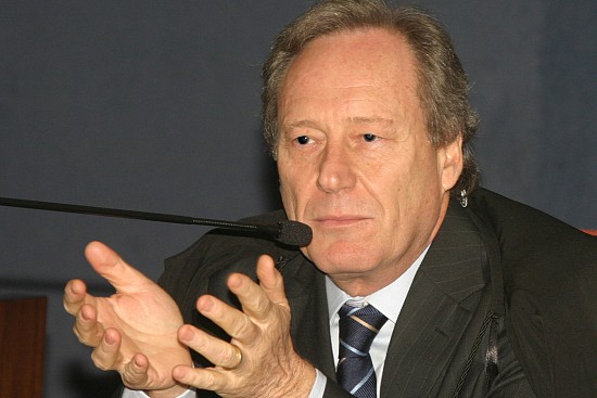 Ficha Limpa vingará neste ano, diz presidente do TSE