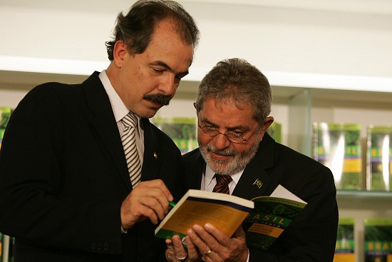 Mercadante cola em Lula, mas quem abre alas no corpo a corpo é Netinho