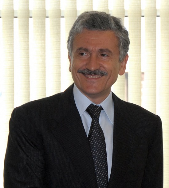 D’Alema: “Al voto per salvare l’Italia Un’alleanza costituente manderà a casa il governo”